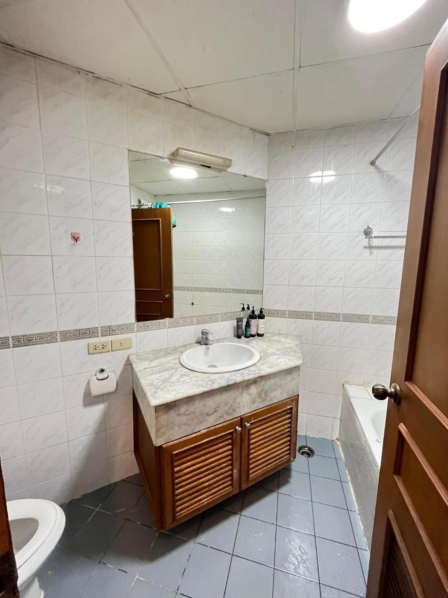 Grand Diamond Condo Suites バンコク都 エクステリア 写真